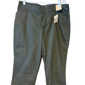Women’s St. John’s Bay Capri Pants